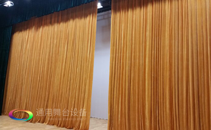 大幕類型、開啟方式！泰州舞臺大幕廠家——通用舞臺吊桿，主要用于演出開始、結(jié)束的舞臺啟閉,有時也用作場幕使用