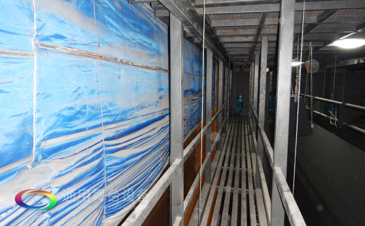 設置在舞臺上空，以金屬排架懸掛燈具的設備——燈光吊架Side lighting ladder通用舞臺吊桿